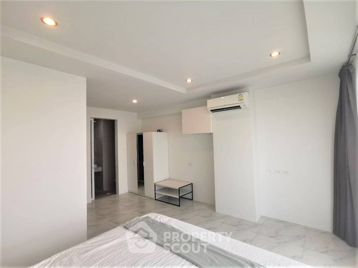 picture 2-BR Condo at Happy Condo Ladprao 101 in Khlong Chaokhun Sing (ID 1410339) - 2/10