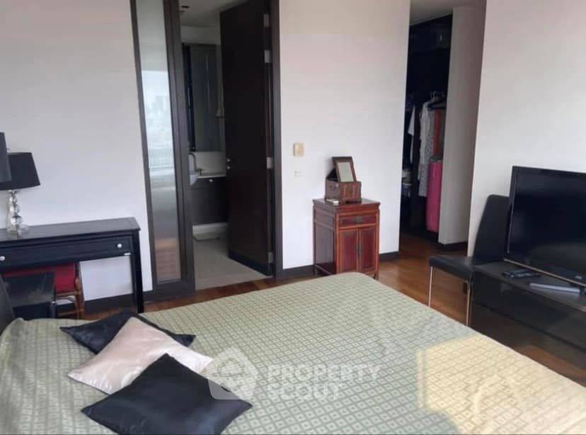 picture 2-BR Condo at The Lofts Yennakart in Chong Nonsi (ID 885213) - 4/11