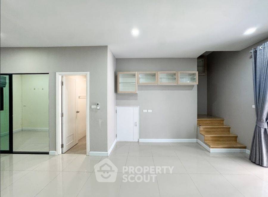 รูป บ้าน 4-ห้องนอน ที่ พาทิโอ วัชรพล รามอินทรา ใกล้ BTS มหาวิทยาลัยเกษตรศาสตร์ (ID 2150444) - รูปที่ 6/10