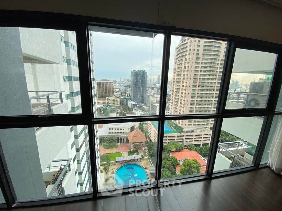 picture Studio Condo at Sathorn Gardens near MRT Si Lom (ID 1941298) - 8/16