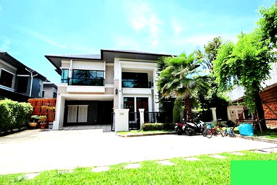 Houses for rent : 𝐆𝐫𝐚𝐧𝐝 𝐁𝐚𝐧𝐠𝐤𝐨𝐤 𝐁𝐨𝐮𝐥𝐞𝐯𝐚𝐫𝐝 𝐒𝐚𝐭𝐡𝐨𝐫𝐧 – 𝐑𝐚𝐭𝐜𝐡𝐚𝐩𝐫𝐮𝐞𝐤