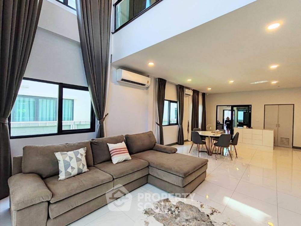 picture 4-BR House in Bang Kaeo (ID 1901423) - 1/12