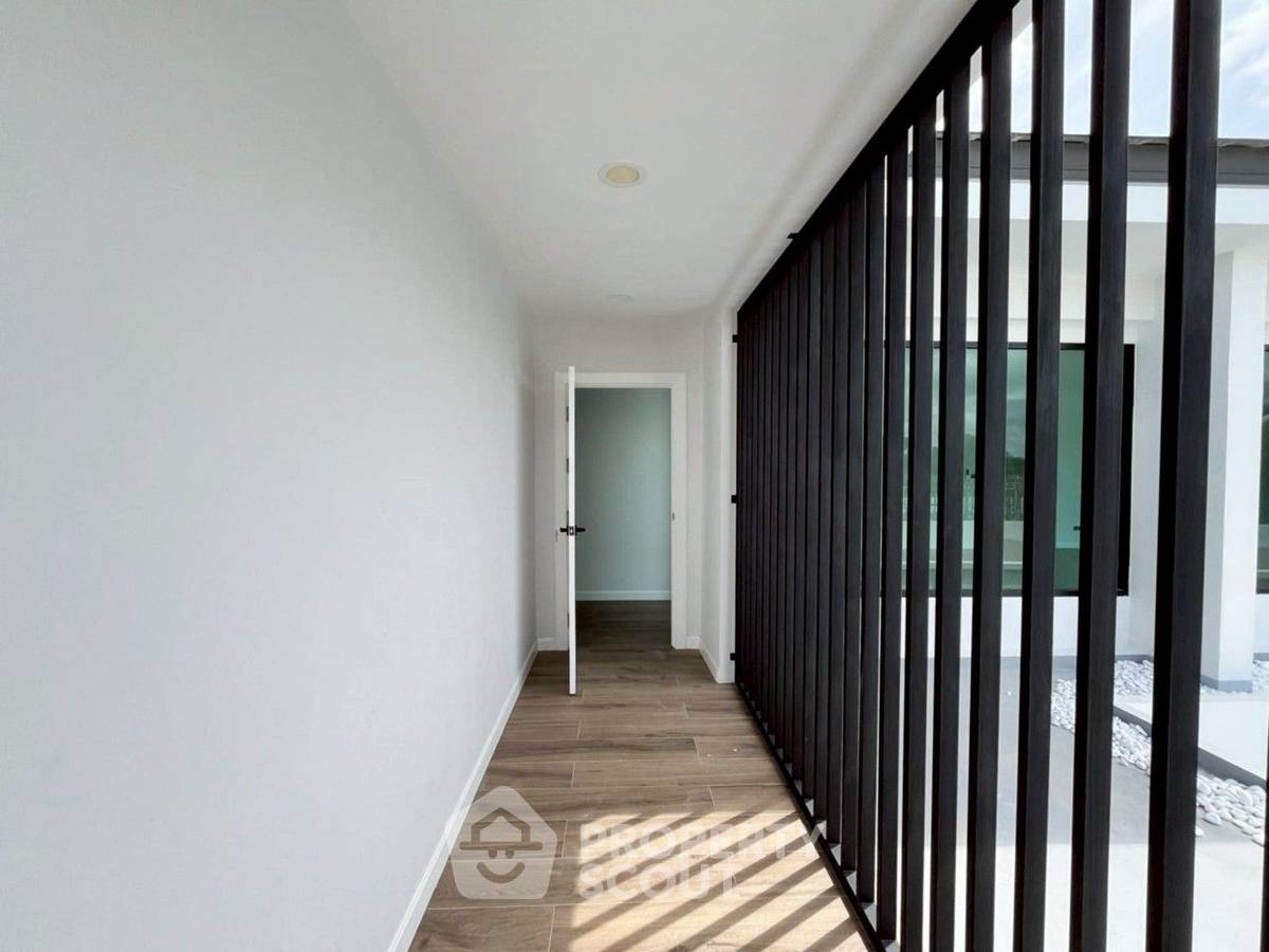 รูป วิลล่า 4-ห้องนอน ที่ ฮอร์สชู พ้อยท์ ใน โป่ง (ID 2109876) - รูปที่ 9/19