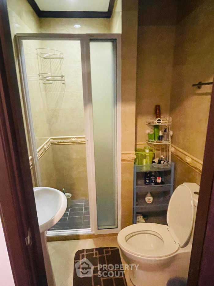 picture 2-BR Condo at Siam Oriental Twins Pratumnak close to Phratamnak (ID 1893780) - 9/12