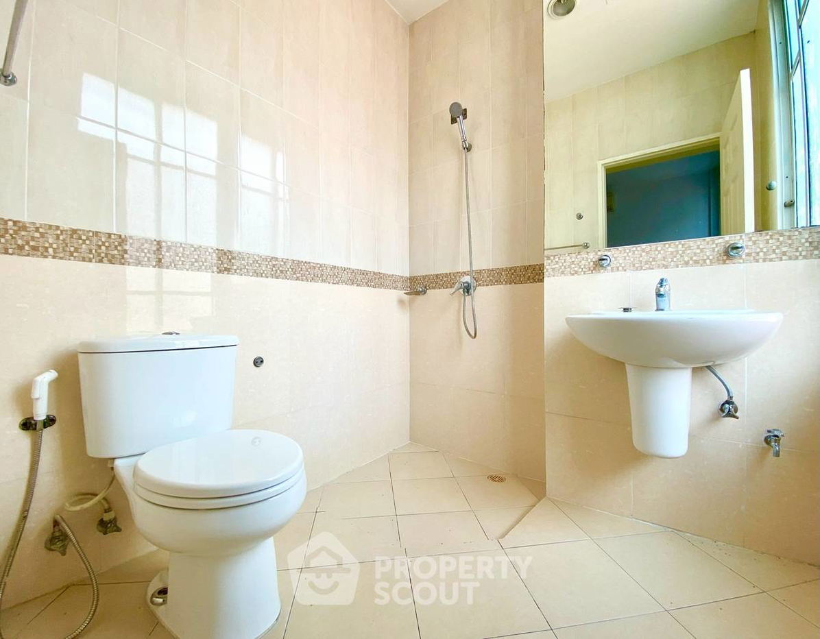 รูป ทาวน์เฮาท์ 3-ห้องนอน ที่ บ้านกลางเมือง มอนติ-คาร์โล ใน ลาดยาว (ID 2294599) - รูปที่ 30/38