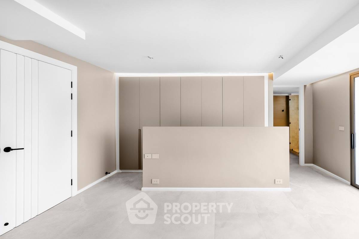 picture BRAND NEW PENTHOUSE WITH CITY AND RIVER VIEWS BEHIND EMQUARTIER IN PHROM PHONG (ID 1491574) - 16/40