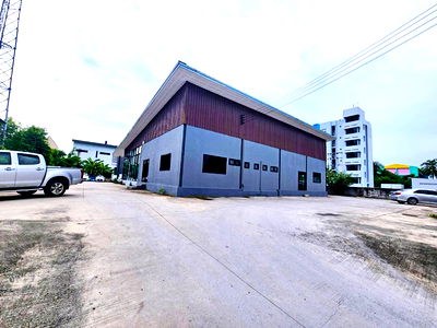 Office for rent Chonburi : Commercial offiice building for rent one floor 505sq.m.20-30 parking spaces Big C Chonburi 1km.