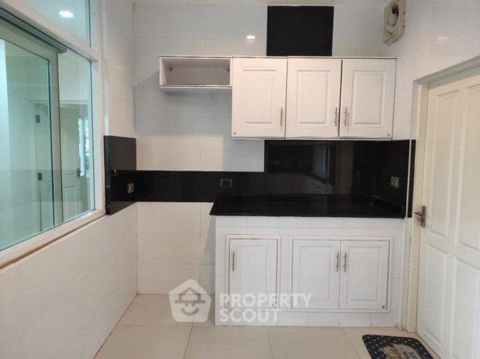 5-bed house for sale, 240 sqm, 65.6 sq wah, Casa Legend Ratchapruk-Pinklao