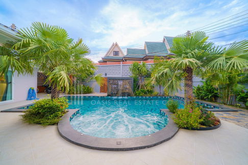 บ้านสมัยใหม่พร้อมสระว่ายน้ำส่วนตัว ขนาด 556 ตารางเมตร - ปรับปรุงใหม่ทั้งหมดปี 2025