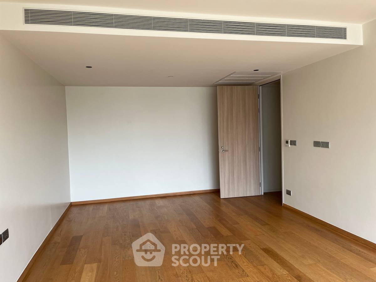 picture 3-BR Condo at Supreme Legend Condominium near MRT Khlong Toei (ID 2063454) - 18/20