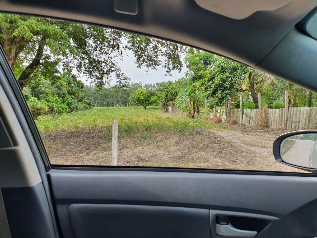 picture LAND FOR RENT GOOD FOR INVESTMENT - 6/9