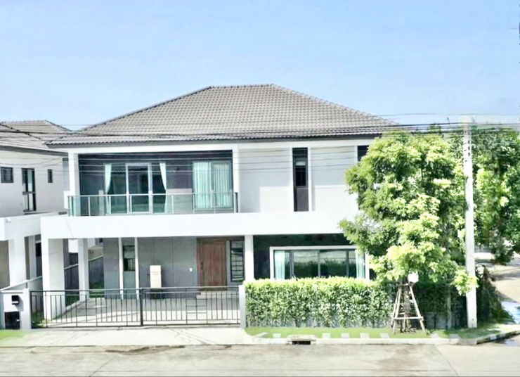 บ้านเดี่ยวให้เช่า : ให้เช่าเซนโทร วิภาวดี (CENTRO Vibhavadi)  อยู่ซอยช่างอากาศอุทิศ 15/1 ใกล้สนามบินดอนเมืองและทางด่วนโทลเวย์