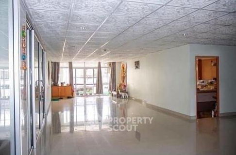 4-BR Condo at TPJ Condominium near BTS Phrom Phong (ID 1507213)