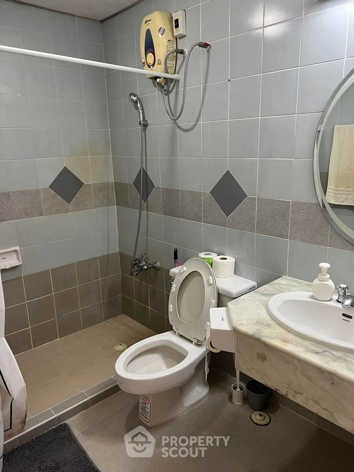 picture 1-BR Condo at Monterey Place Sukhumvit 16 near MRT Queen Sirikit National Convention Centre (ID 760440) - 4/9