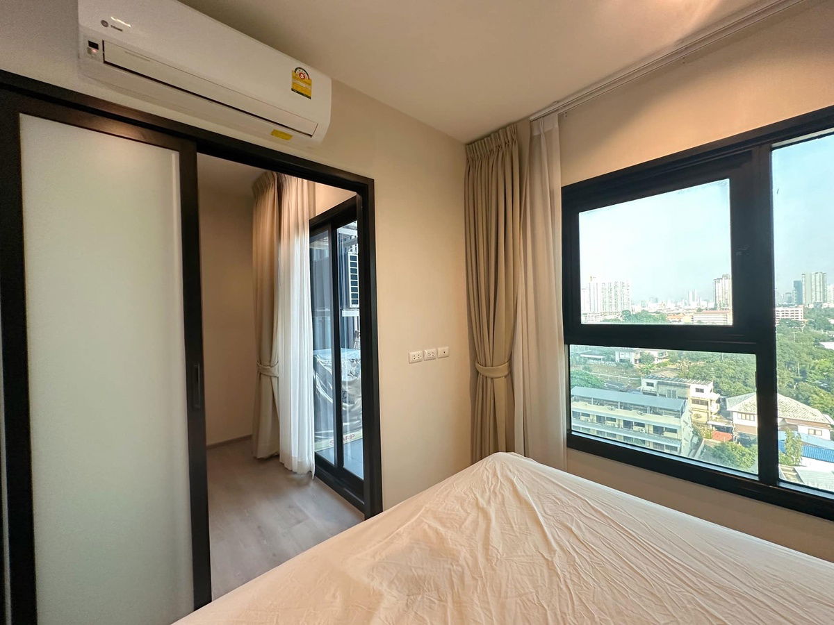 picture For Rent “  The Base Phetkasem “Fully furniture and ready to move in >>contact us  Line@assetrootz  - 4/10