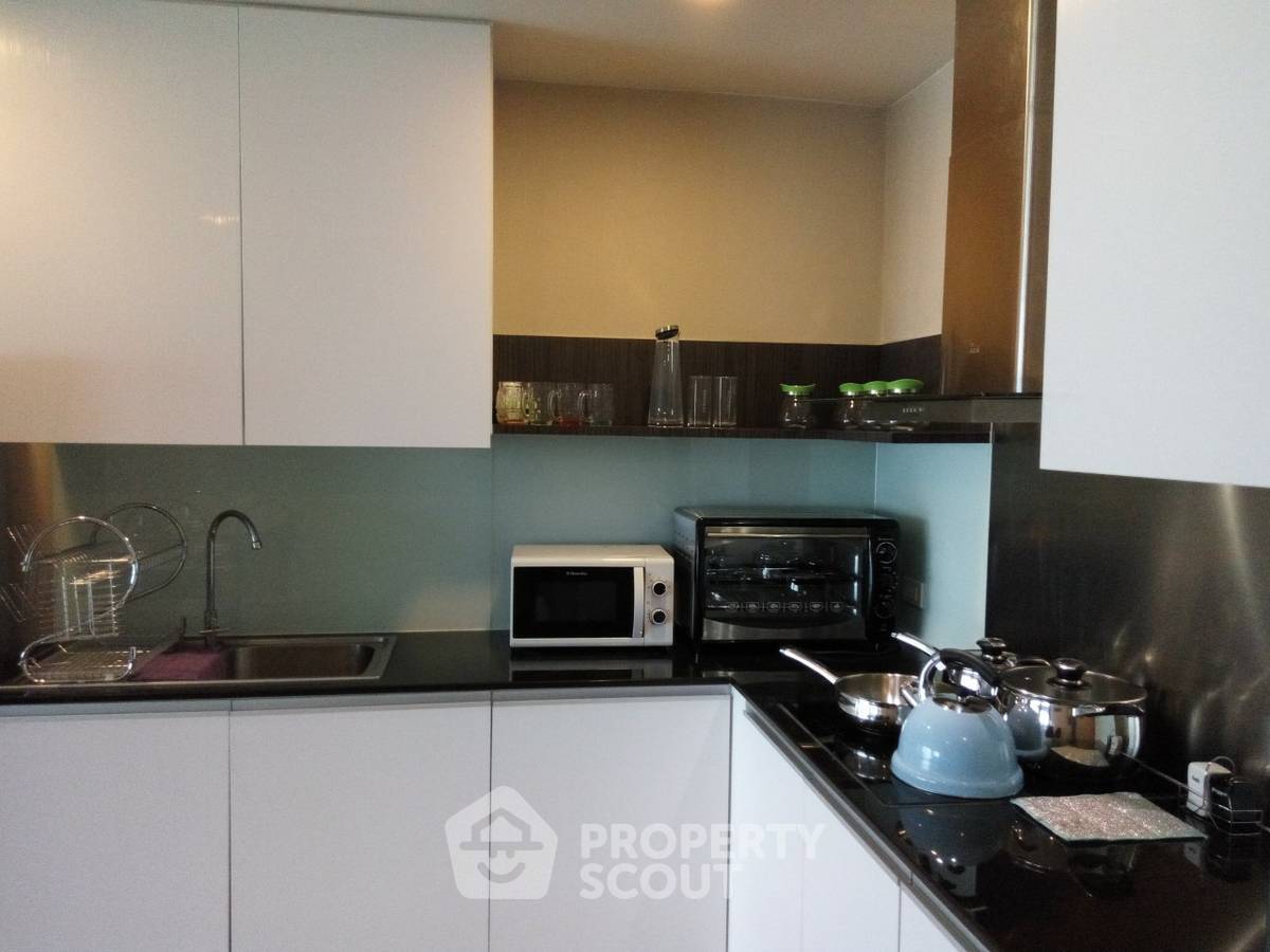 picture 3-BR Condo at Renova Residence Chidlom Condominium near BTS Phloen Chit (ID 512295) - 2/7
