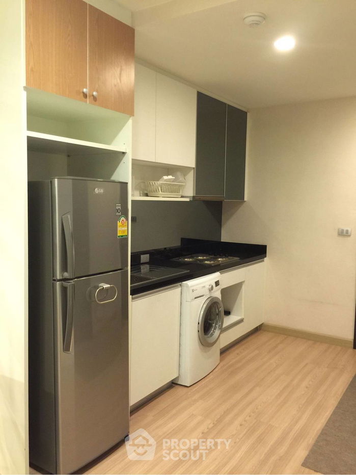 picture 2-BR Condo at Sky Walk Residences near BTS Phra Khanong (ID 330803) - 4/12