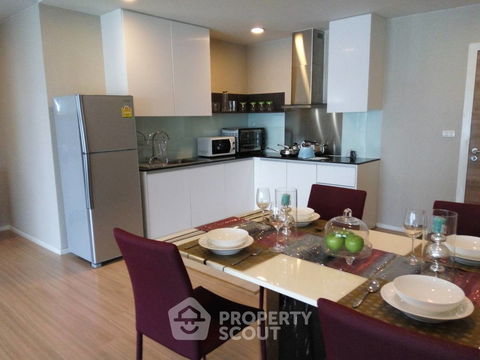 3-BR Condo at Renova Residence Chidlom Condominium near BTS Phloen Chit (ID 512295)