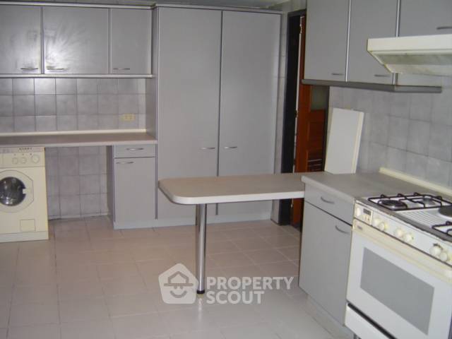 picture 3-BR Condo at President Park Condominium near MRT Queen Sirikit National Convention Centre (ID 515382) - 10/10