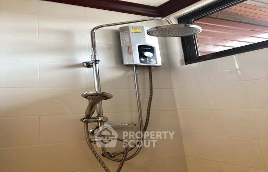picture 2-BR Condo at Green Peace Mansion near MRT Kamphaeng Phet (ID 835532) - 12/12