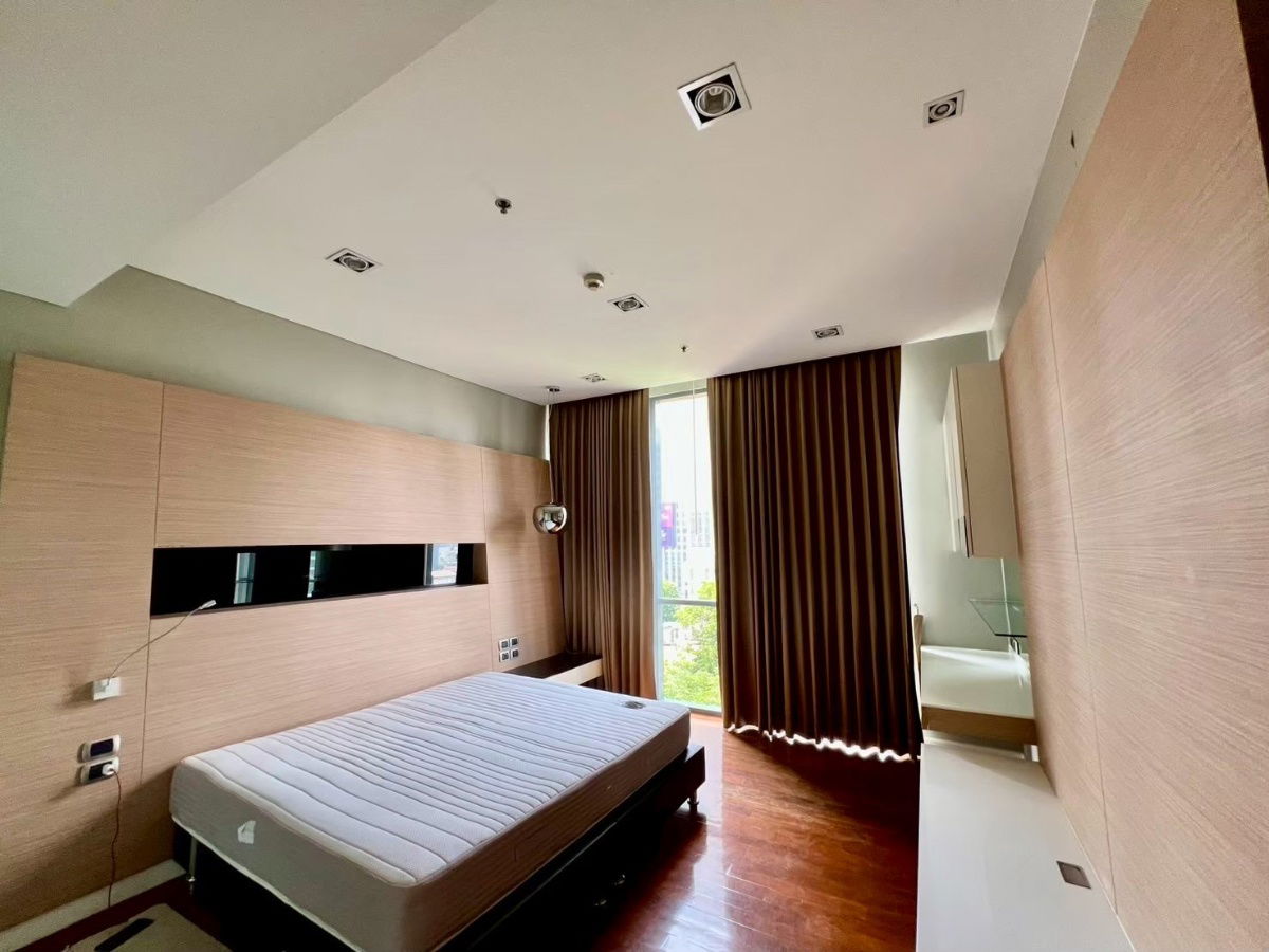 รูป 🌿 ให้เช่าคอนโดหรูสไตล์รีสอร์ท Domus สุขุมวิท 18 | ขนาดใหญ่ 310 ตร.ม. | 4+1 ห้องนอน | ใจกลางเมือง ใกล้ BTS & MRT 🌟 - รูปที่ 11/37