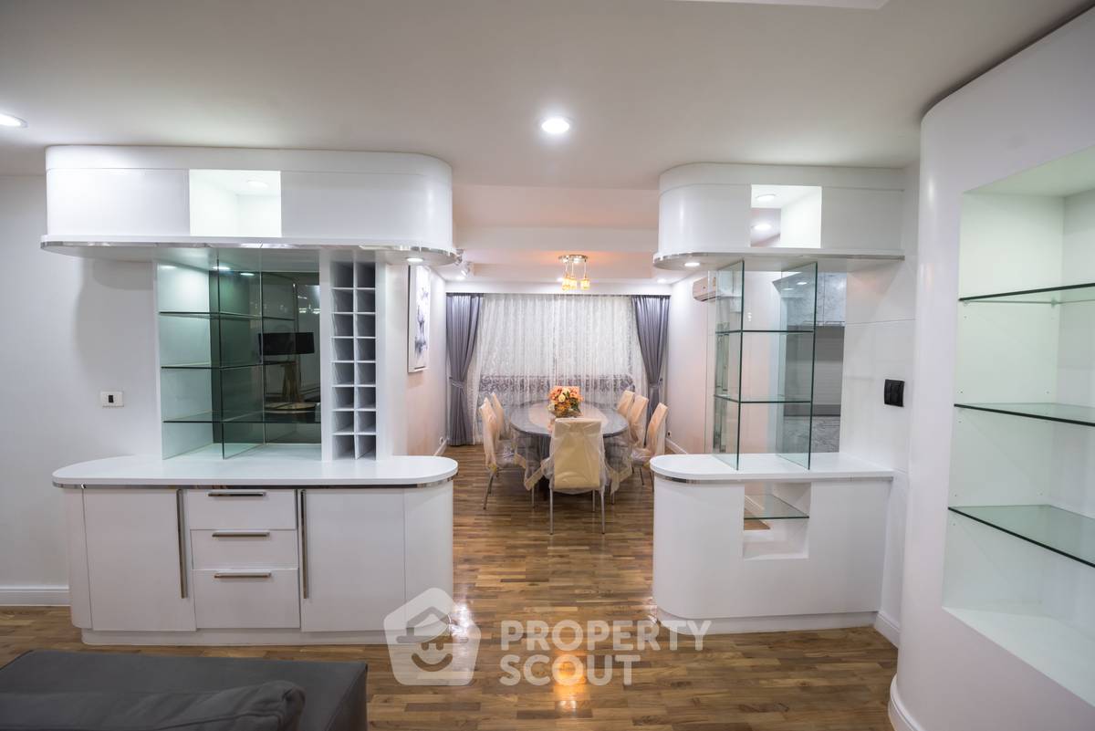 picture 3-BR Condo at President Park Condominium near MRT Queen Sirikit National Convention Centre (ID 1165097) - 7/23