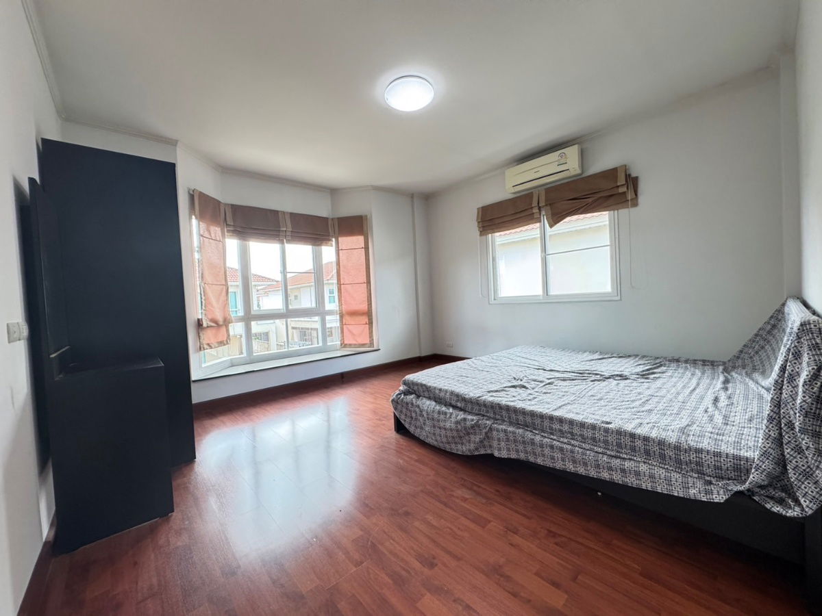 picture House for RENT! ** Corner Unit ** Close to Town near Shopping mall, Market, International School and etc. - 17/22