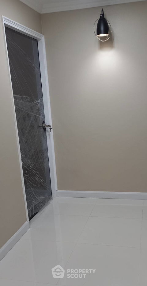picture 3-BR Condo at D.S. Tower 2 Sukhumvit 39 Condominium near MRT Sukhumvit (ID 1512224) - 8/14