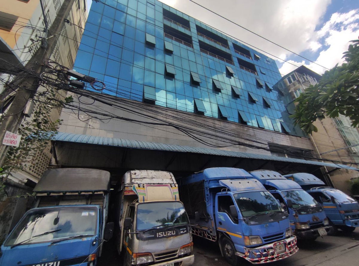 รูป ขายอาคาร 7 ชั้น และอาคารพาณิชย์ 4 ชั้นครึ่ง 2 คูหา ติดตลาดมหานาค ถนนหลานหลวง - รูปที่ 2/15