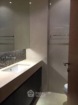 2-BR Condo at The Address Sukhumvit 28 near BTS Phrom Phong (ID 438772)