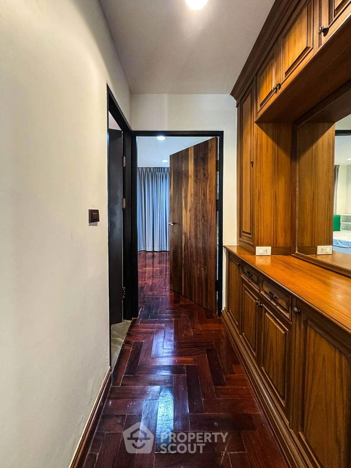 picture 3-BR Condo at Baan Prompong Condominium near MRT Phetchaburi (ID 1991457) - 7/40