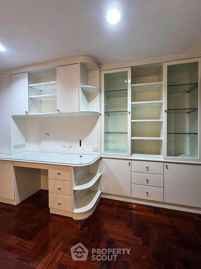picture 3-BR Condo at Baan Prompong Condominium near MRT Phetchaburi (ID 1991457) - 35/40