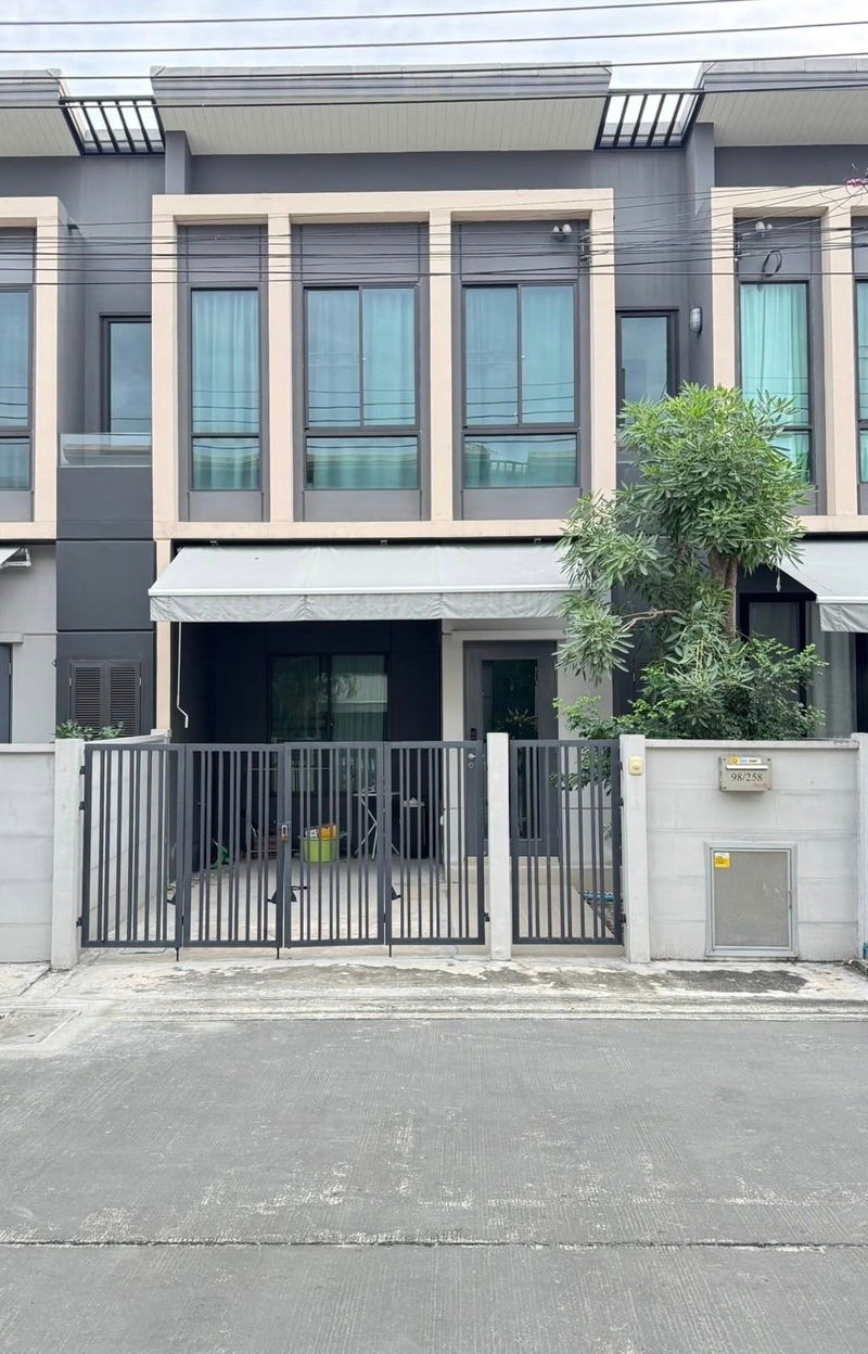 ทาวน์โฮมให้เช่า : LINE : @muuhouse465  ให้เช่าTOWNHOME PET FREINDLY 3นอน 2น้ำ PLENO-สุขุมวิทบางนา 23,000