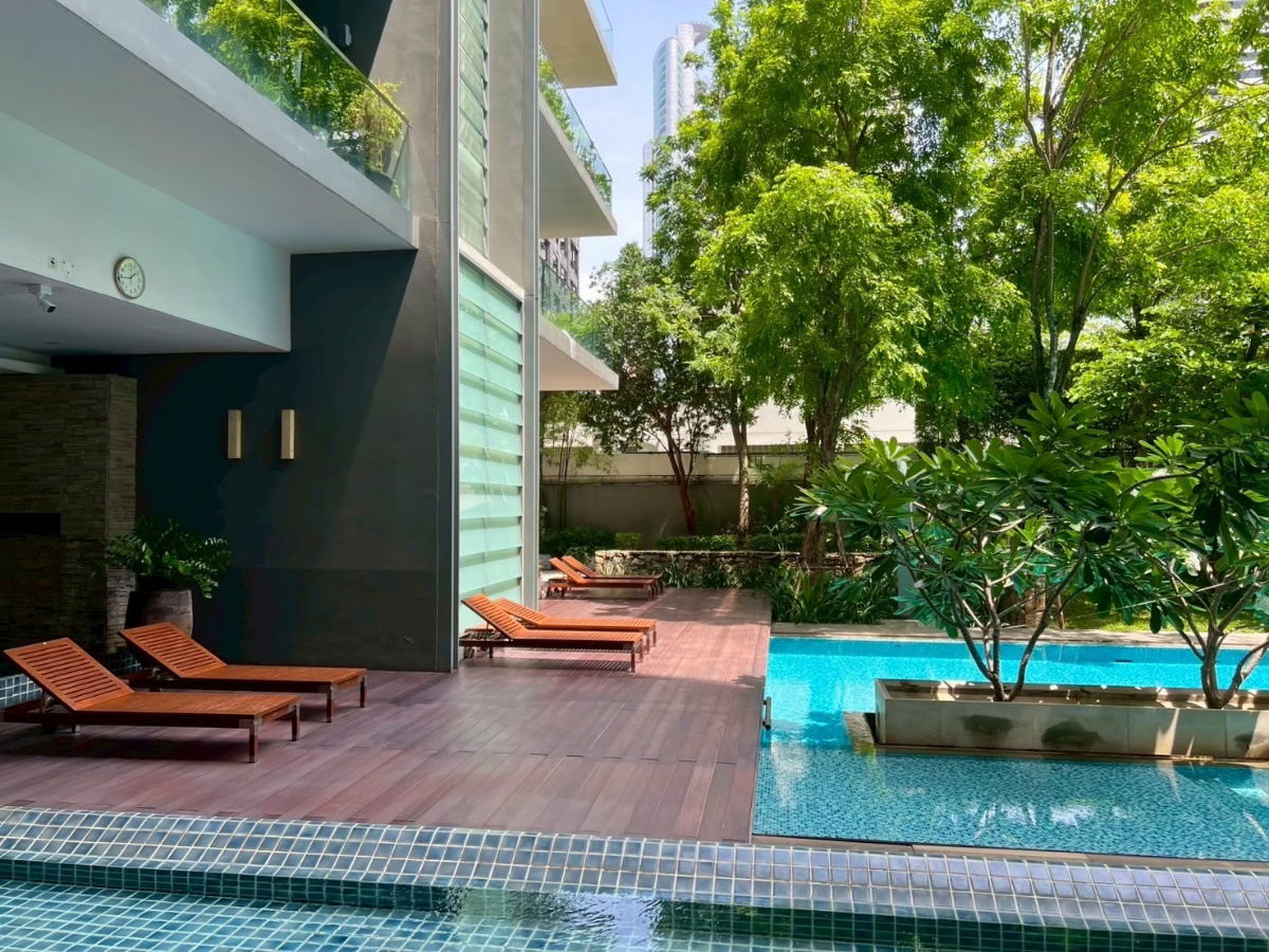 รูป 🌿 ให้เช่าคอนโดหรูสไตล์รีสอร์ท Domus สุขุมวิท 18 | ขนาดใหญ่ 310 ตร.ม. | 4+1 ห้องนอน | ใจกลางเมือง ใกล้ BTS & MRT 🌟 - รูปที่ 33/37
