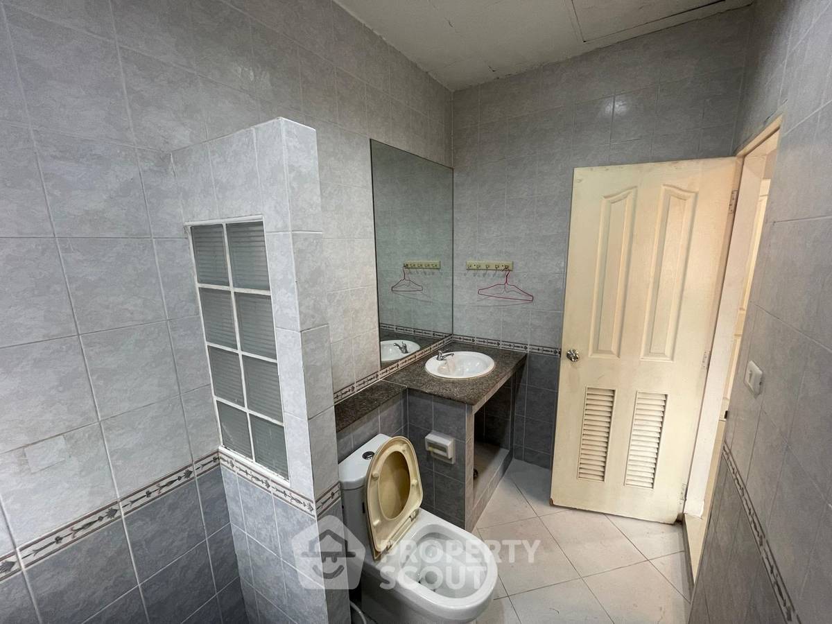 รูป บ้าน 4-ห้องนอน ที่ บ้านเปี่ยมภิรมย์ ใน สะพานสูง (ID 2095174) - รูปที่ 10/36