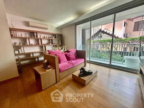 1-BR Condo at Via 31 near MRT Sukhumvit (ID 2295308)