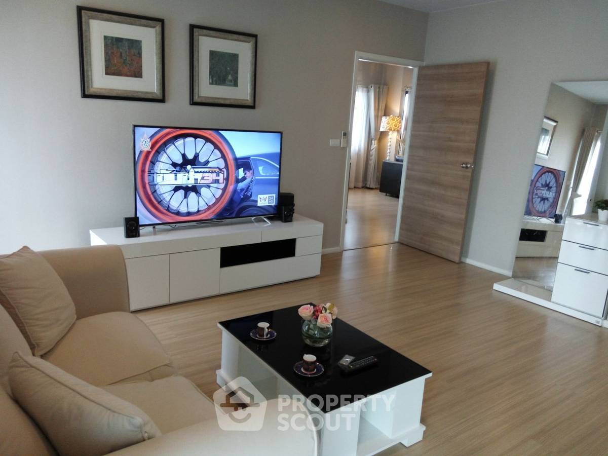 picture 3-BR Condo at Renova Residence Chidlom Condominium near BTS Phloen Chit (ID 512295) - 4/7