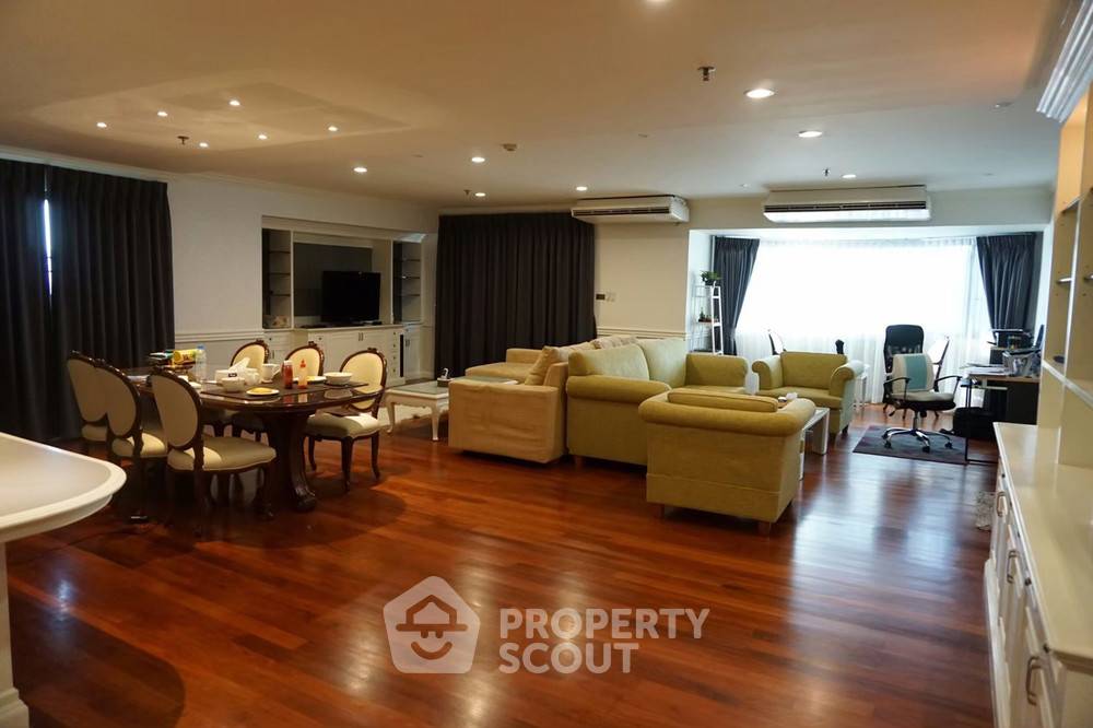 picture 3-BR Condo at Baan Suanpetch Condominium near BTS Phrom Phong (ID 385376) - 7/14