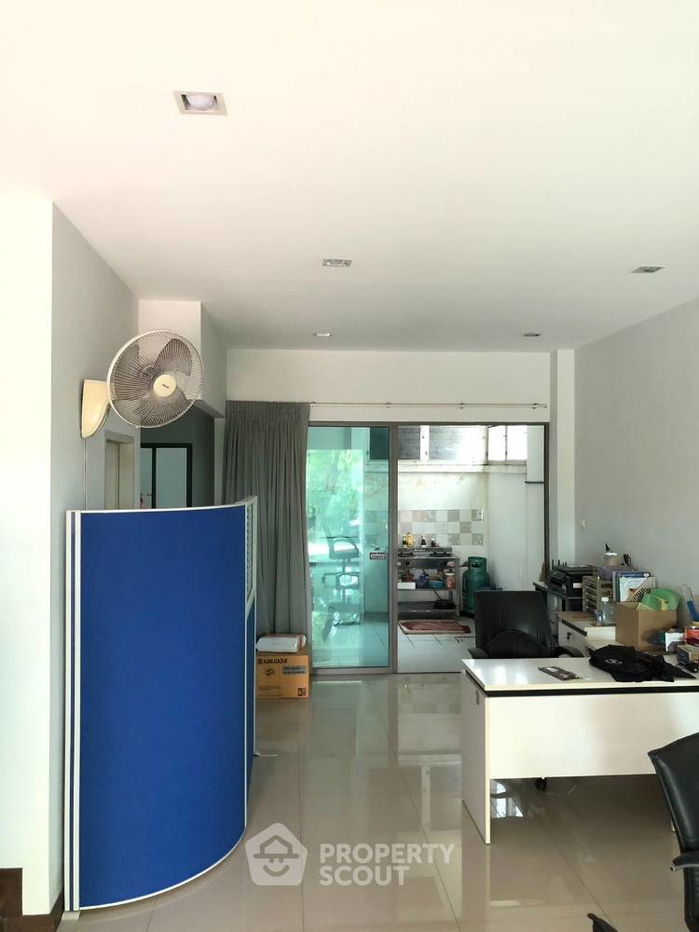 picture 3-BR Townhouse in Khlong Kum (ID 2035706) - 4/19