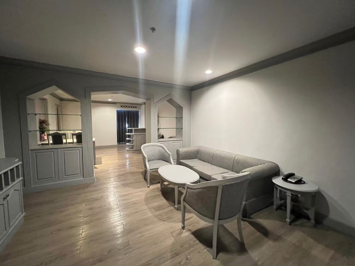 picture Room for Rent weekly and monthly, Free water & electric bill, Free Wifi, Free parking 1 car/room, Free room cleaning service 1 time/week - 5/11