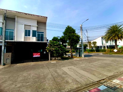 Townhouses for sale : Sale Gusto Suksawat26-2 4 Room 3 Rest Room Near Central Rama2