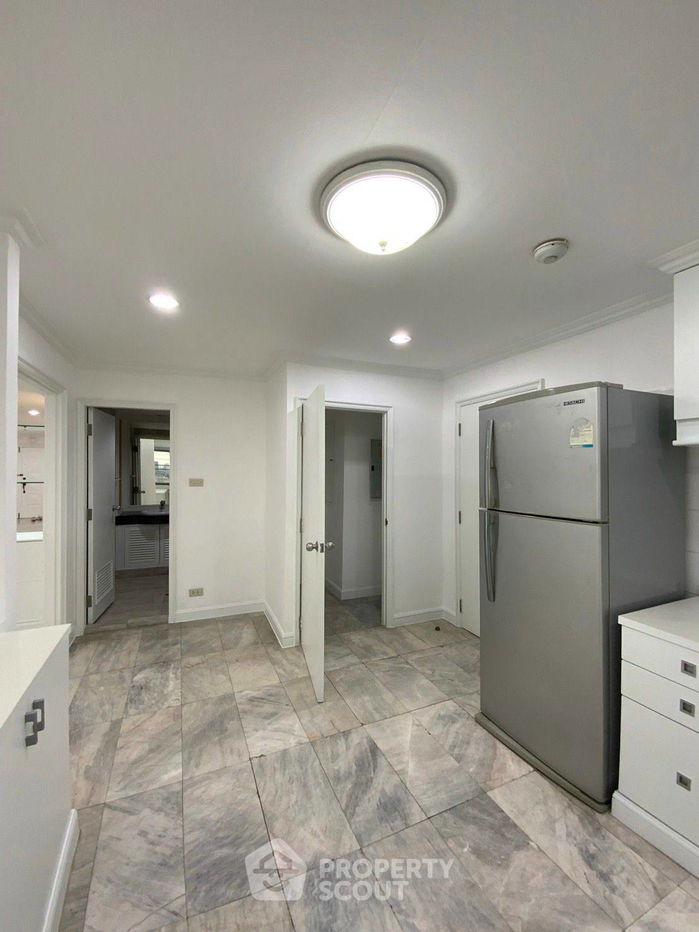 picture 3-BR Condo at Regent On The Park 3 Condominium near MRT Phetchaburi (ID 934974) - 12/25