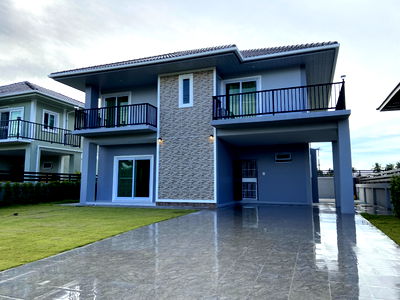 Houses for sale Nakhon Pathom : Two-story detached house for sale in Nakorn Pathom