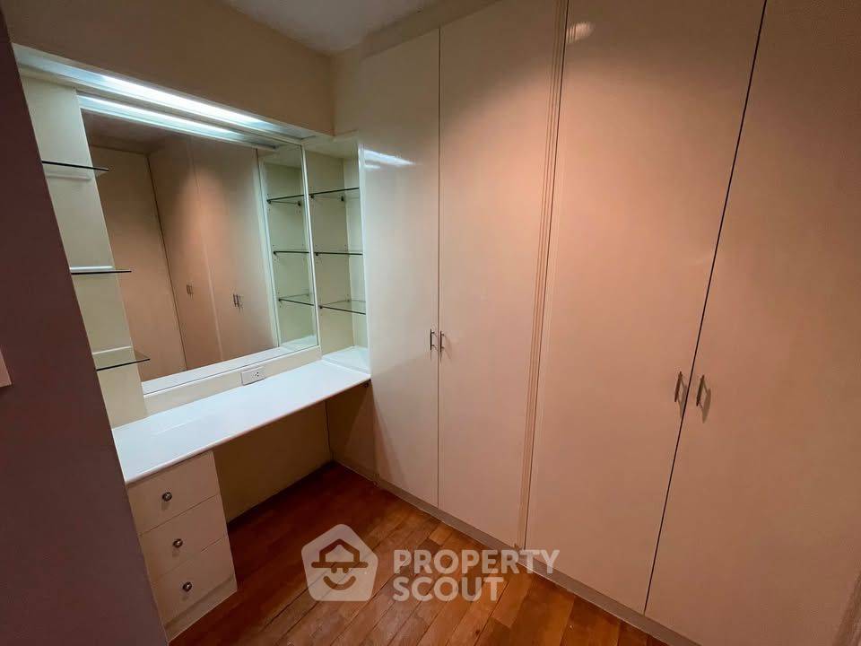 picture 2-BR Condo at Supalai Place Sukhumvit 39 near BTS Phrom Phong (ID 2294376) - 6/32