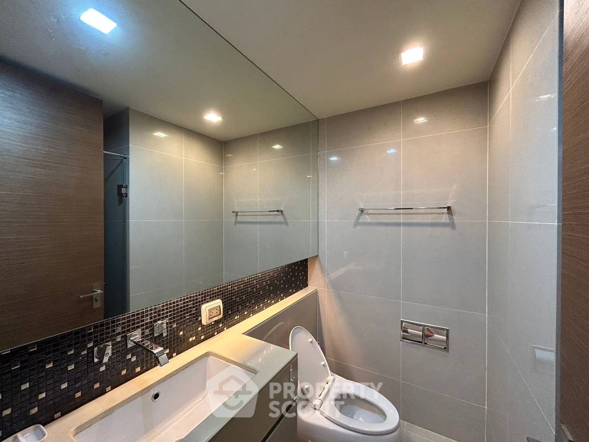 picture 2-BR Condo at The Address Sathorn near BTS Saint Louis (ID 1209782) - 18/22