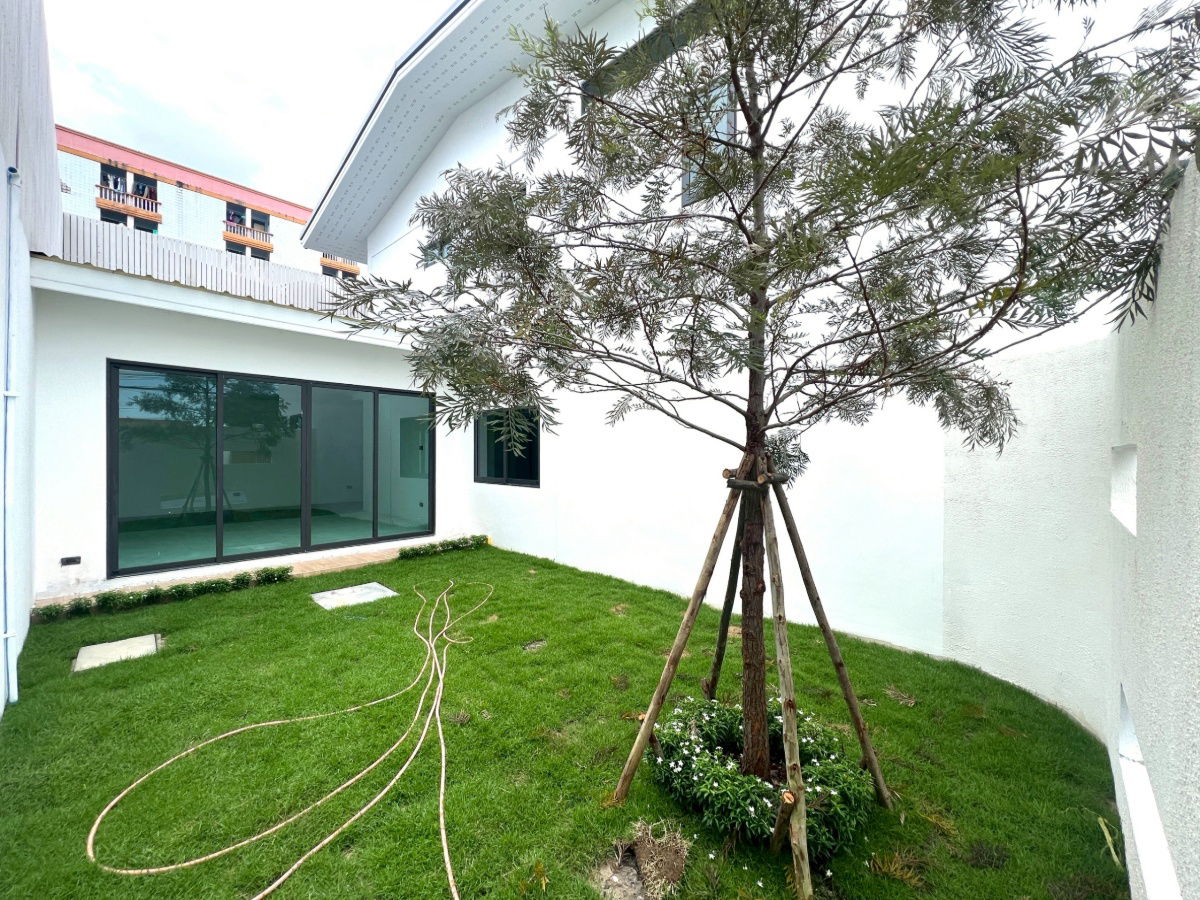 รูป 💎 บ้านเดี่ยวศักยภาพสูง ลาดพร้าว  🏡 เดินทางง่าย เหมาะกับ อยู่อาศัย และ ลงทุนระยะยาว 💰 ราคา 12.69 ล้าน 🚆 ใกล้ รถไฟฟ้า BTS / MRT 🛣️ ใกล้ ทางด่วน - รูปที่ 9/9