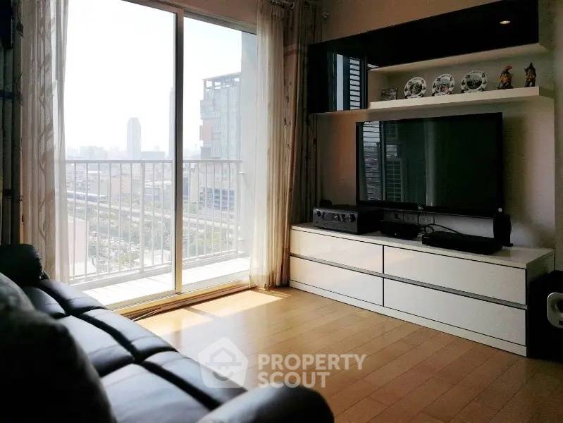picture 2-BR Condo at Hive Taksin near BTS Wongwian Yai (ID 2279065) - 9/16