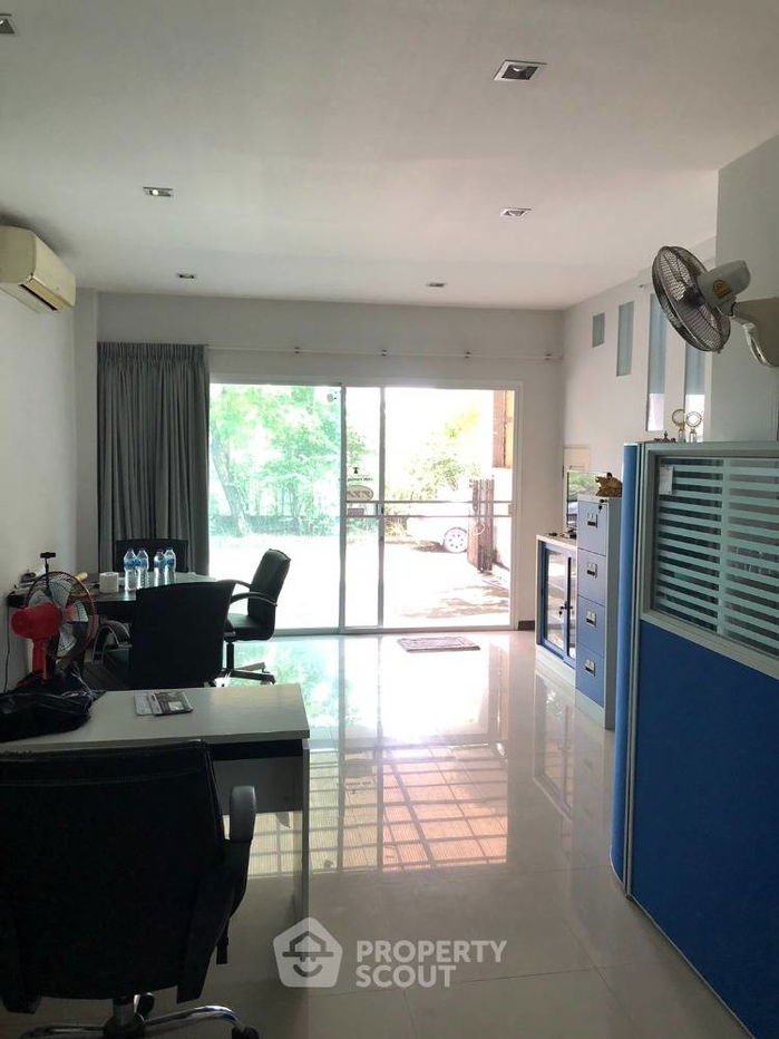 picture 3-BR Townhouse in Khlong Kum (ID 2035706) - 5/19