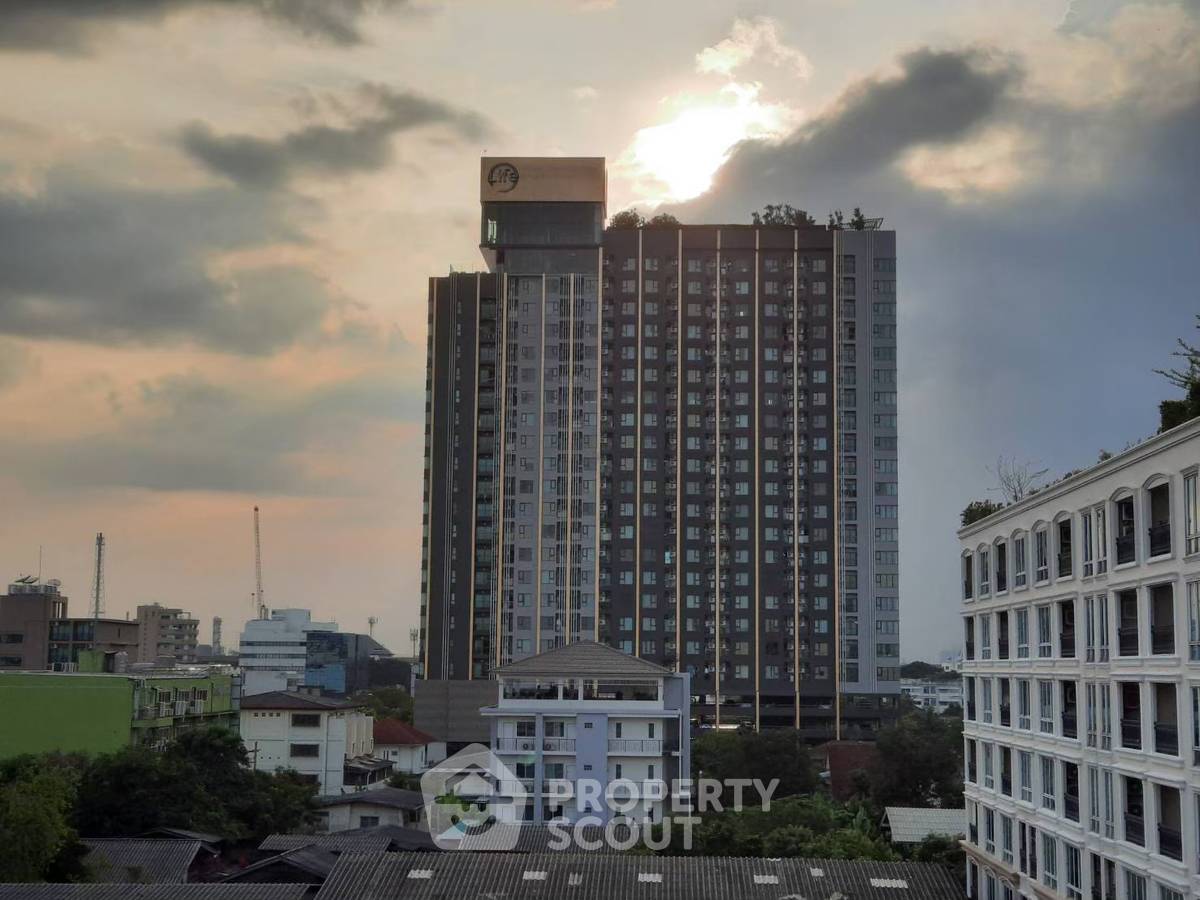 picture 2-BR Condo at Life Sukhumvit 62 near BTS Bang Chak (ID 619897) - 8/12