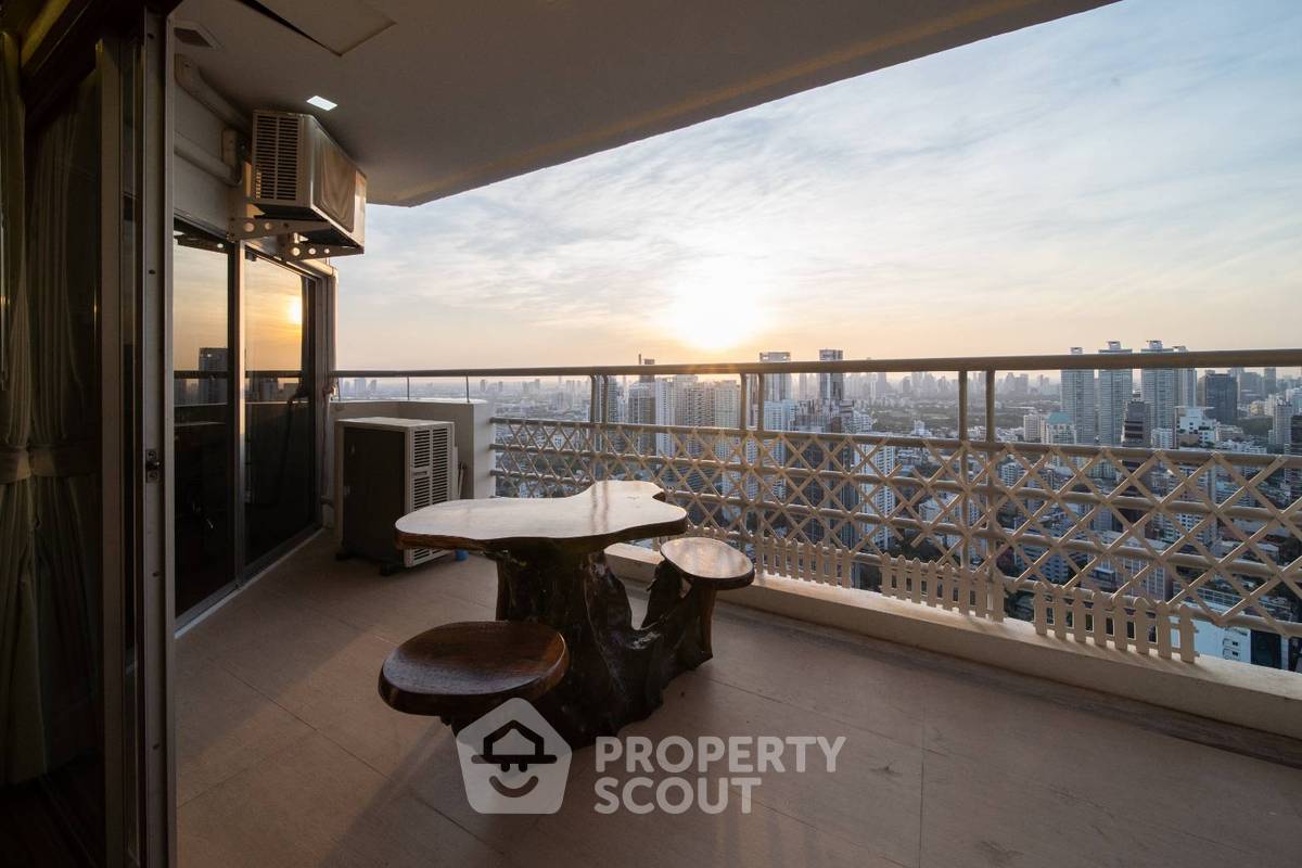 picture 3-BR Condo at The Waterford Diamond Tower Sukhumvit near BTS Phrom Phong (ID 512275) - 8/17
